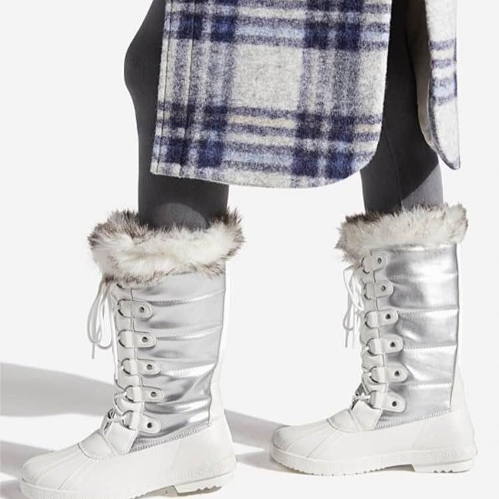 Y2K New Womens Silver Christene Faux Fur-Cuff Lace-Up boots - size 5.5 Oldstock